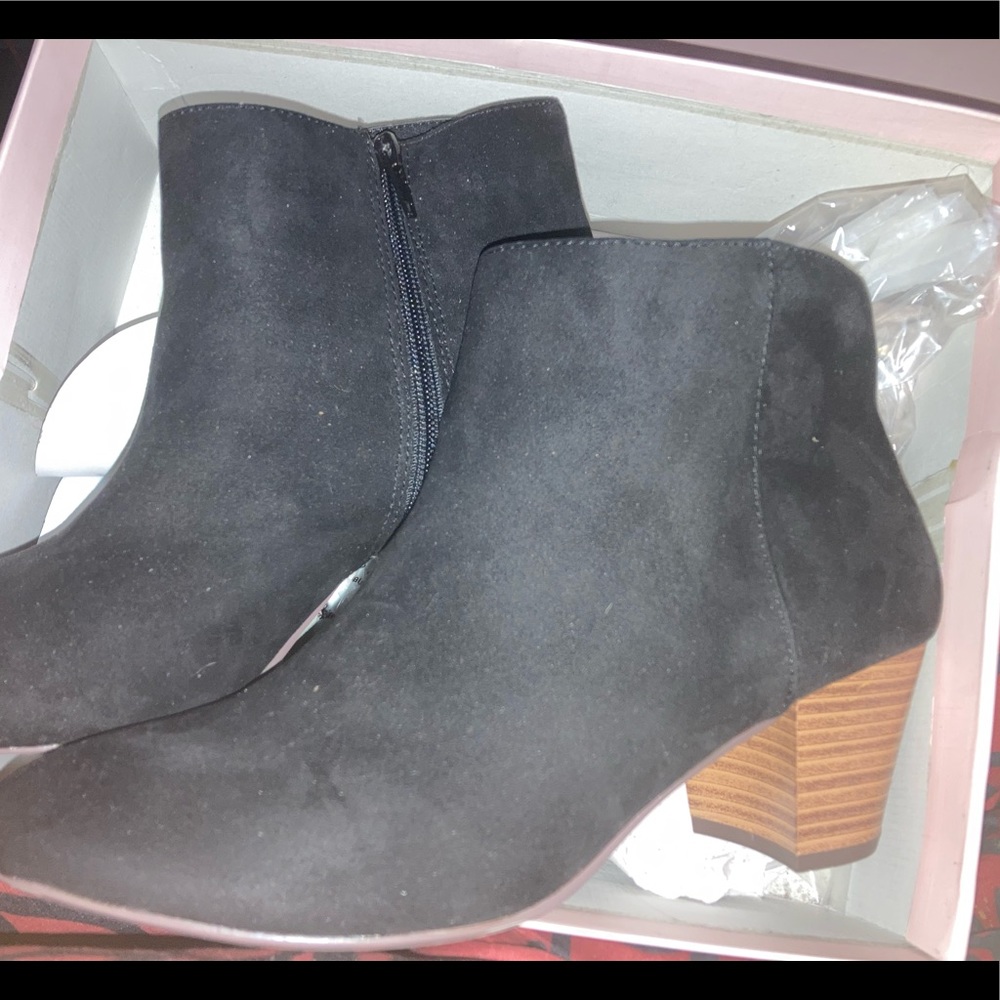 Used Just Fab booties